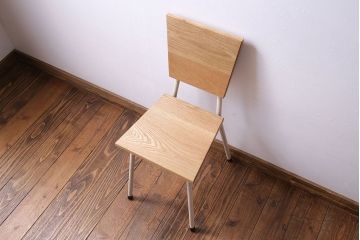 ペイント家具　ナラ材　ナチュラルな雰囲気漂うシンプルなチェア(イス、椅子)(1)