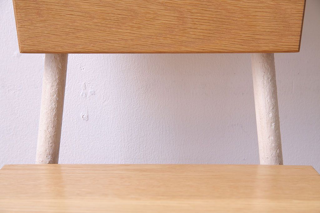 ペイント家具　ナラ材　ナチュラルな雰囲気漂うシンプルなチェア(イス、椅子)(1)