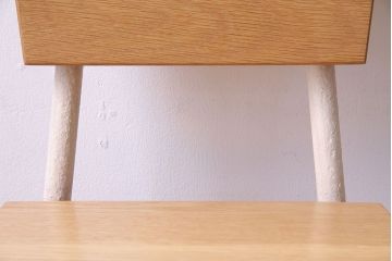 ペイント家具　ナラ材　ナチュラルな雰囲気漂うシンプルなチェア(イス、椅子)(1)