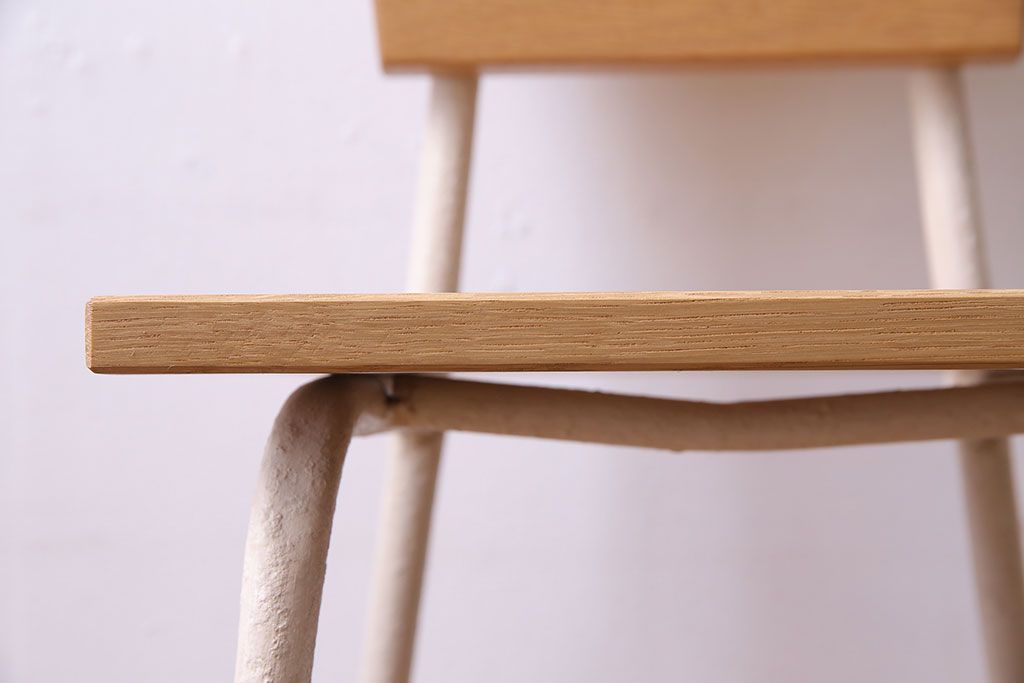 ペイント家具　ナラ材　ナチュラルな雰囲気漂うシンプルなチェア(イス、椅子)(1)