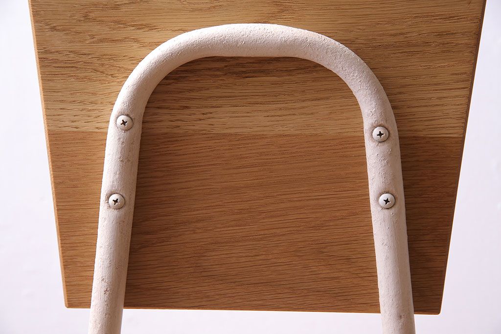 ペイント家具　ナラ材　ナチュラルな雰囲気漂うシンプルなチェア(イス、椅子)(1)