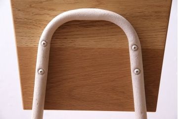 ペイント家具　ナラ材　ナチュラルな雰囲気漂うシンプルなチェア(イス、椅子)(1)