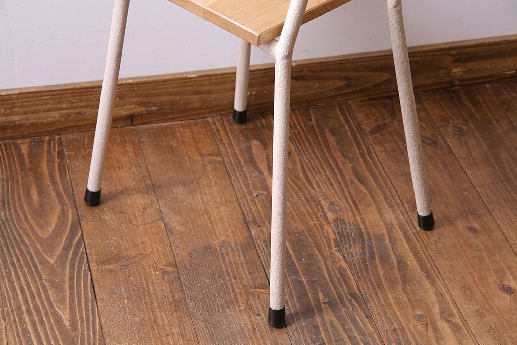 ペイント家具　ナラ材　ナチュラルな雰囲気漂うシンプルなチェア(イス、椅子)(1)