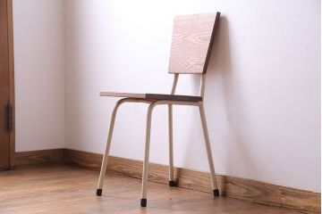 ペイント家具　ナラ材　ナチュラルな雰囲気漂うシンプルなチェア(イス、椅子)(2)