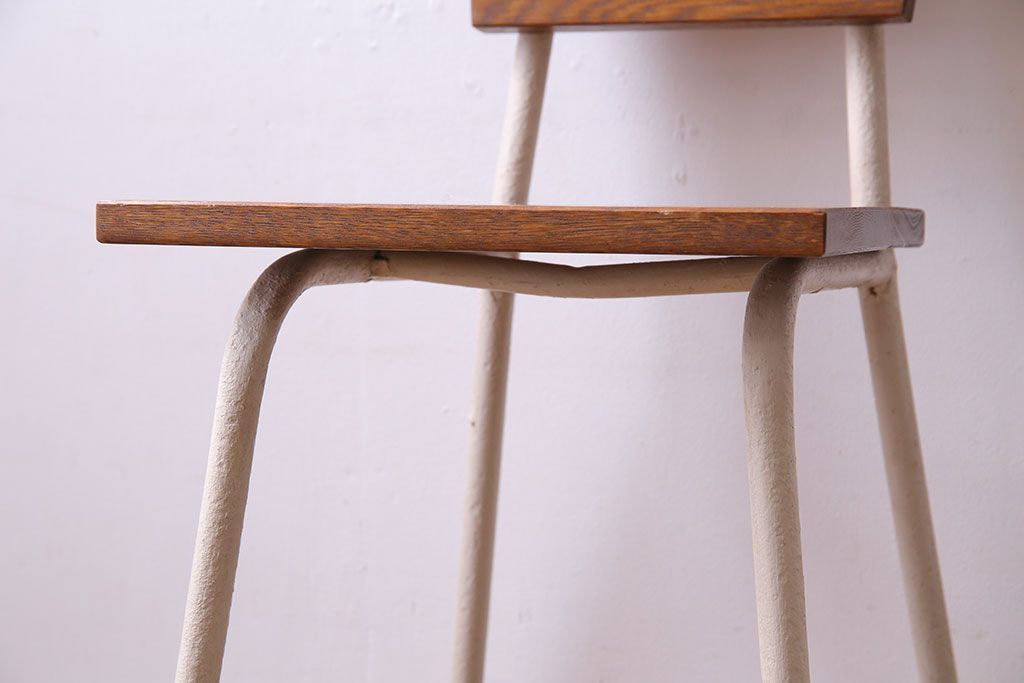 ペイント家具　ナラ材　ナチュラルな雰囲気漂うシンプルなチェア(イス、椅子)(2)