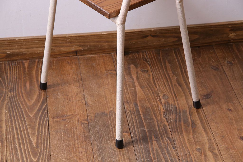 ペイント家具　ナラ材　ナチュラルな雰囲気漂うシンプルなチェア(イス、椅子)(2)