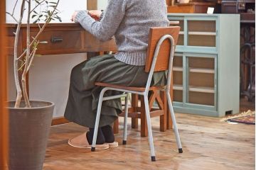 ペイント家具　ナラ材　ナチュラルな雰囲気漂うシンプルなチェア(イス、椅子)(3)