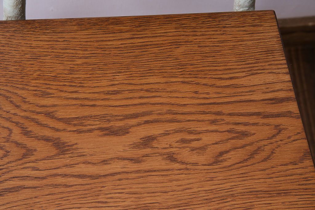 ペイント家具　ナラ材　ナチュラルな雰囲気漂うシンプルなチェア(イス、椅子)