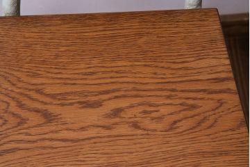 ペイント家具　ナラ材　ナチュラルな雰囲気漂うシンプルなチェア(イス、椅子)