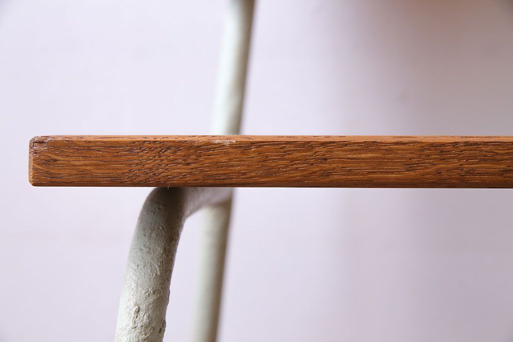 ペイント家具　ナラ材　ナチュラルな雰囲気漂うシンプルなチェア(イス、椅子)