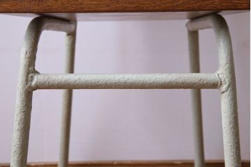 ペイント家具　ナラ材　ナチュラルな雰囲気漂うシンプルなチェア(イス、椅子)