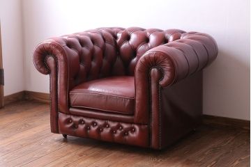 アンティーク家具　イギリス製　本革 1P ラグジュアリーなチェスターフィールドソファ