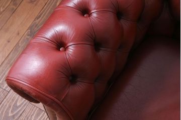 アンティーク家具　イギリス製　本革 1P ラグジュアリーなチェスターフィールドソファ