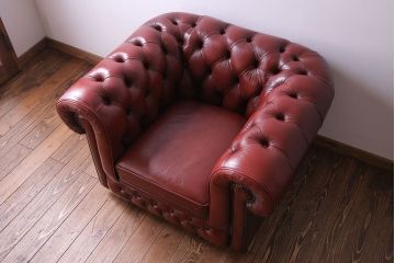 アンティーク家具　イギリス製　本革 1P ラグジュアリーなチェスターフィールドソファ