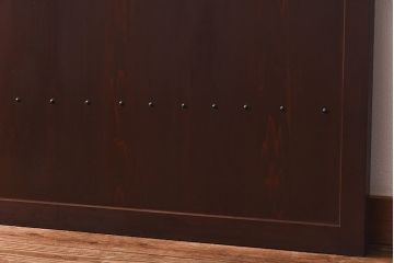 骨董・古民具　いぶされたような味わい深い木の色合いが魅力のガラス入り格子戸(ガラス戸、引き戸、建具)2枚セット