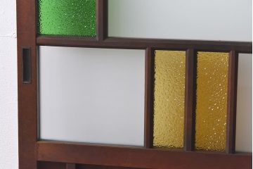 大正ロマン　当時物色ガラスとモダンなデザインの格子が魅力的なガラス戸(ガラス引き戸、引き戸、建具)