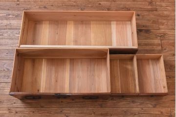 アンティーク家具　和製アンティーク　リメイク　前面ケヤキ材の脚付き二本松箪笥ローボード(和タンス、衣装箪笥)