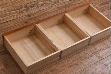 中古　ケヤキ材製　和の雰囲気を高める飾り棚(茶棚)(一部合板使用)
