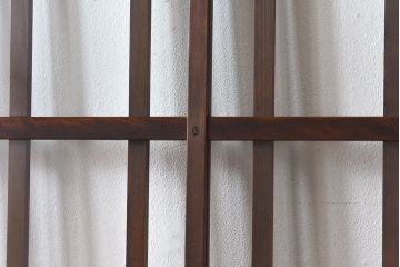 昭和レトロ　和モダンな演出にぴったりのガラス格子戸(建具、引き戸)2枚セット