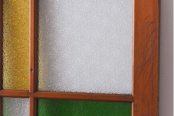 大正ロマン　当時物色ガラス　モダンな十字のデザインが魅力のガラス戸(ガラス引き戸、引き戸、建具)