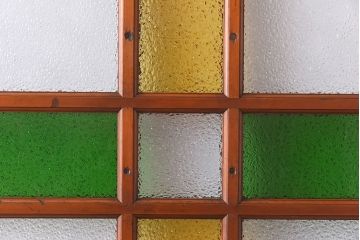 大正ロマン　当時物色ガラス　モダンな十字のデザインが魅力のガラス戸(ガラス引き戸、引き戸、建具)