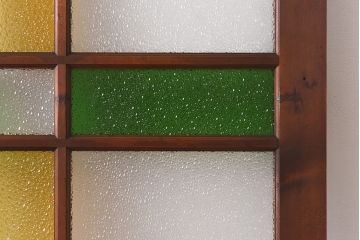 大正ロマン　当時物色ガラス　モダンな十字のデザインが魅力のガラス戸(ガラス引き戸、引き戸、建具)