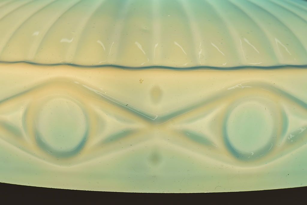 レトロな雰囲気漂う青色のシェード(電笠、天井照明)