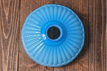 レトロな雰囲気漂う青色のシェード(電笠、天井照明)