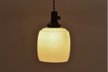 昭和レトロ　取り入れやすい白いシェード(天井照明、ペンダントライト)(2)