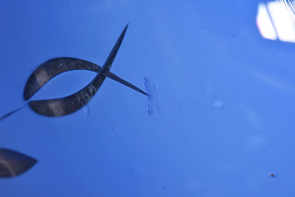 大正期　青ガラス乳白被切子電笠(薔薇の図)(ペンダントライト、天井照明、吊り下げ照明)