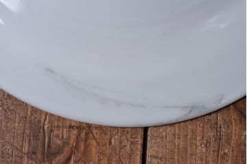 和製アンティーク　白いガラスの平笠シェードがレトロな雰囲気を醸すペンダントライト(天井照明、吊り下げ照明)(2) 2ヶセット