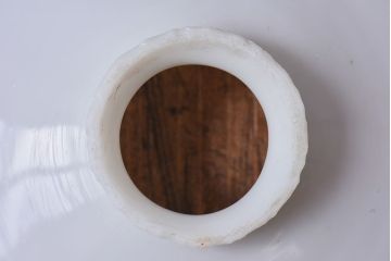 和製アンティーク　白いガラスの平笠シェードがレトロな雰囲気を醸すペンダントライト(天井照明、吊り下げ照明)(2) 2ヶセット