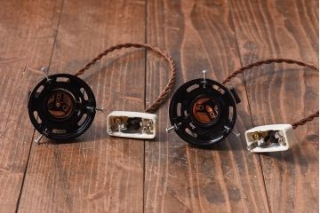 和製アンティーク　白いガラスの平笠シェードがレトロな雰囲気を醸すペンダントライト(天井照明、吊り下げ照明)(2) 2ヶセット