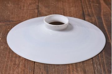 和製アンティーク　柔らかな雰囲気の白い平笠シェードが魅力のペンダントライト(天井照明、吊り下げ照明)(1)