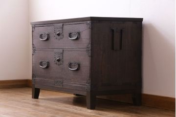 アンティーク家具　和製アンティーク　脚付　味わいのある風合いのタンスローチェスト(リビングボード、テレビボード)