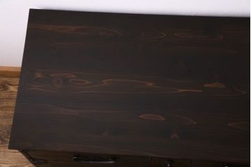 アンティーク家具　和製アンティーク　脚付　味わいのある風合いのタンスローチェスト(リビングボード、テレビボード)