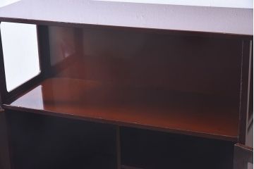 中古　前面の花模様が美しい鎌倉彫の茶棚(戸棚、茶箪笥、収納棚)