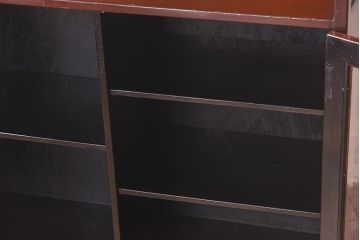 中古　前面の花模様が美しい鎌倉彫の茶棚(戸棚、茶箪笥、収納棚)
