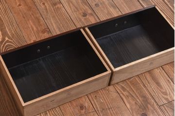 中古　前面の花模様が美しい鎌倉彫の茶棚(戸棚、茶箪笥、収納棚)