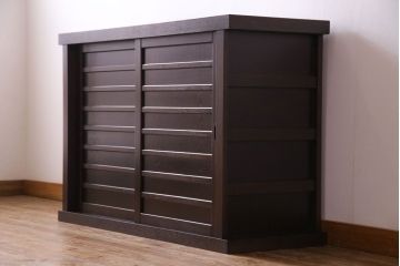 民芸家具　シンプルなデザインの水屋サイドボード(テレビボード、食器棚)