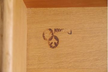 中古　DREXEL HERITAGE(ドレクセルヘリテイジ)　Triune(トライユン)　クリデンザ キャビネット(クレデンザ、サイドボード、リビングボード) (定価約54万円)