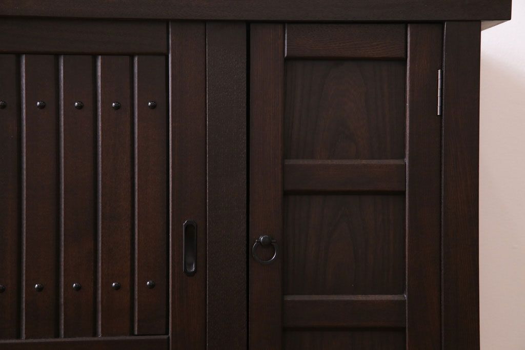 民芸家具　和モダンな雰囲気漂う水屋サイドボード(テレビボード、食器棚)