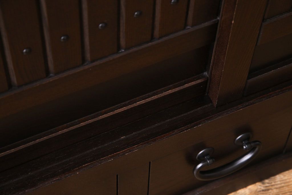 民芸家具　和モダンな雰囲気漂う水屋サイドボード(テレビボード、食器棚)