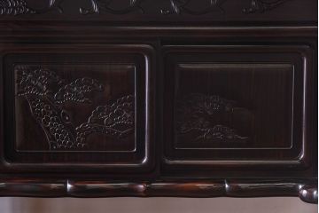 アンティーク家具　黒檀無垢材使用!　高級感と気品漂う飾り棚(茶棚、戸棚)