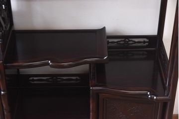 アンティーク家具　黒檀無垢材使用!　高級感と気品漂う飾り棚(茶棚、戸棚)