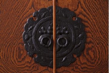 中古　伝統工芸　岩谷堂箪笥　和の趣きあふれるワードローブ(洋服箪笥)