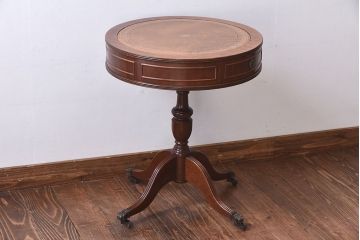 西洋家具　キャスター付き　クラシカルなサイドテーブル(ランプテーブル)