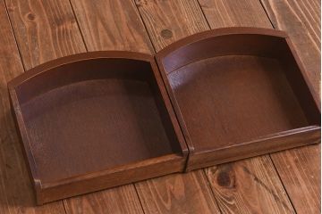 西洋家具　キャスター付き　クラシカルなサイドテーブル(ランプテーブル)