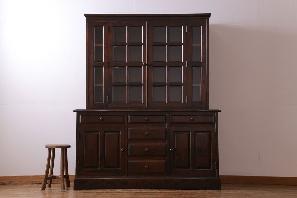 中古　北海道民芸家具　シックな雰囲気漂う大きな重ね食器棚(カップボード、収納棚)(1)