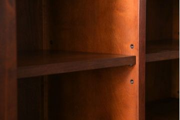 中古　北海道民芸家具　シックな雰囲気漂う大きな重ね食器棚(カップボード、収納棚)(1)